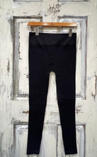 Load image into Gallery viewer, Nikibiki Chevron Ribbed Leggings
